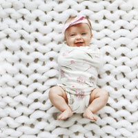 embé® - PINK CLUSTERED FLOWERS | Original Starter Swaddle